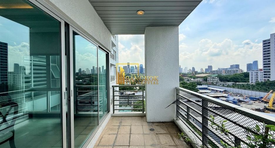For rent 3 bedrooms apartment in Pathum Wan, Bangkok