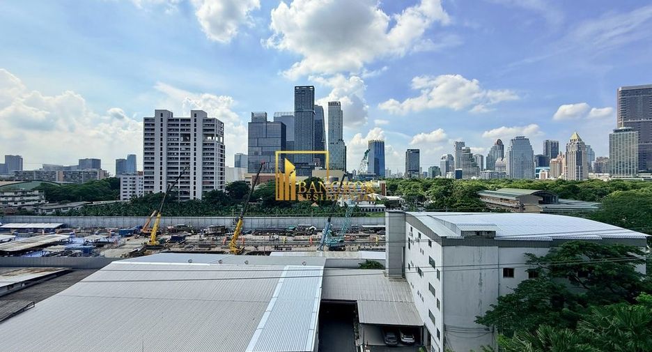 For rent 3 bedrooms apartment in Pathum Wan, Bangkok