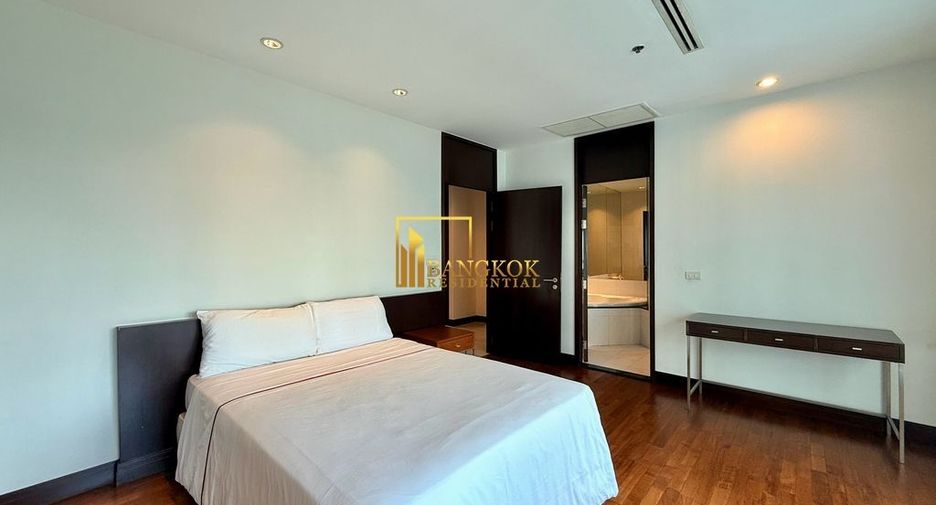 For rent 3 bedrooms apartment in Pathum Wan, Bangkok