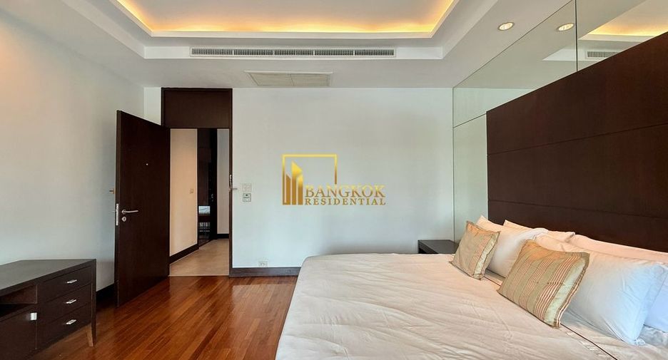 For rent 3 bedrooms apartment in Pathum Wan, Bangkok