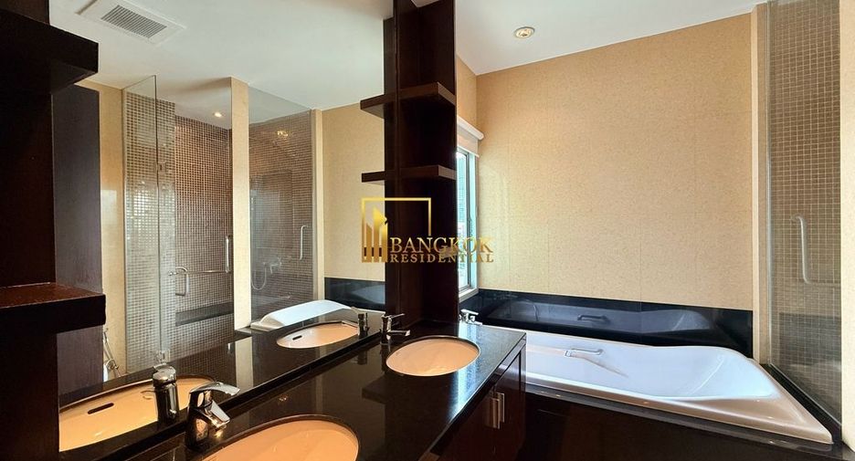 For rent 3 bedrooms apartment in Pathum Wan, Bangkok