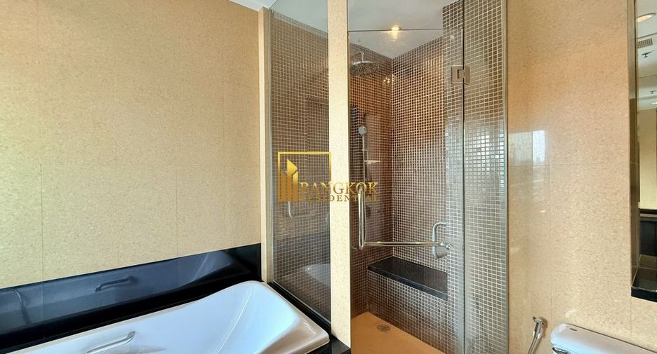 For rent 3 bedrooms apartment in Pathum Wan, Bangkok