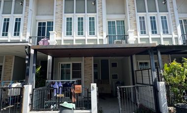 For sale 3 bedrooms townhouse in Bang Khen, Bangkok