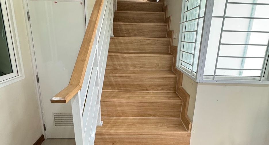For sale 3 bedrooms townhouse in Bang Khen, Bangkok