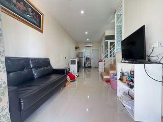 Casa adosada en venta de 3 habitaciones en Bang Khen, Bangkok