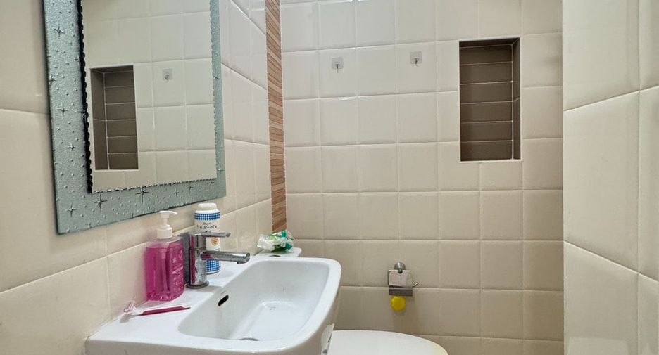 For sale 3 bedrooms townhouse in Bang Khen, Bangkok