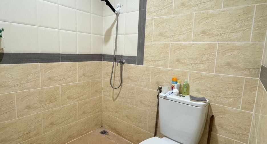 For sale 3 bedrooms townhouse in Bang Khen, Bangkok