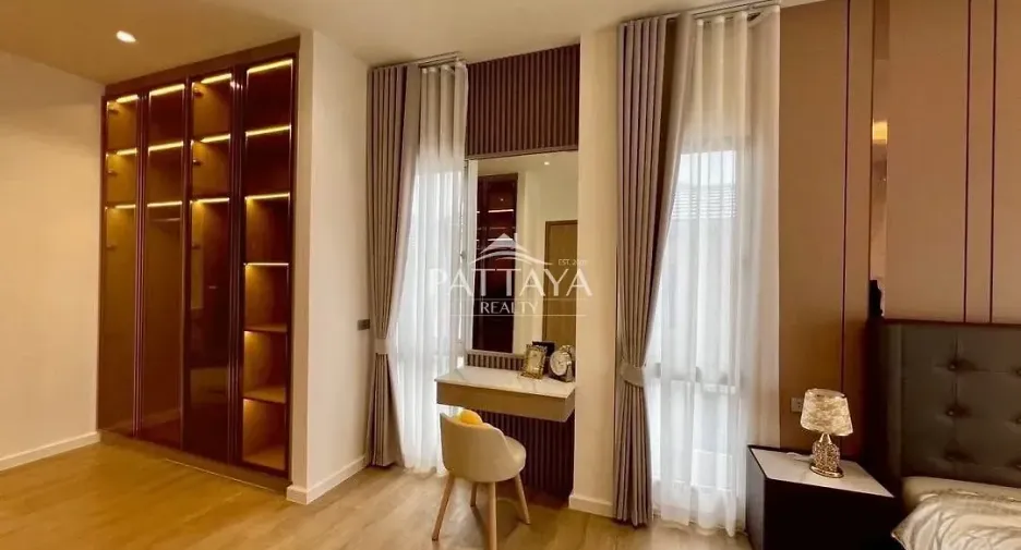 For sale 4 bedrooms house in Bang Lamung, Chonburi