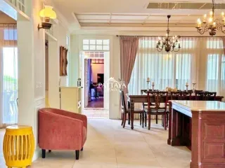 À louer et à vendre 5 chambres maison à Bang Lamung, Chonburi
