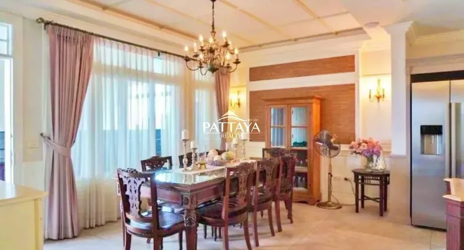 For rent and for sale 5 bedrooms house in Bang Lamung, Chonburi