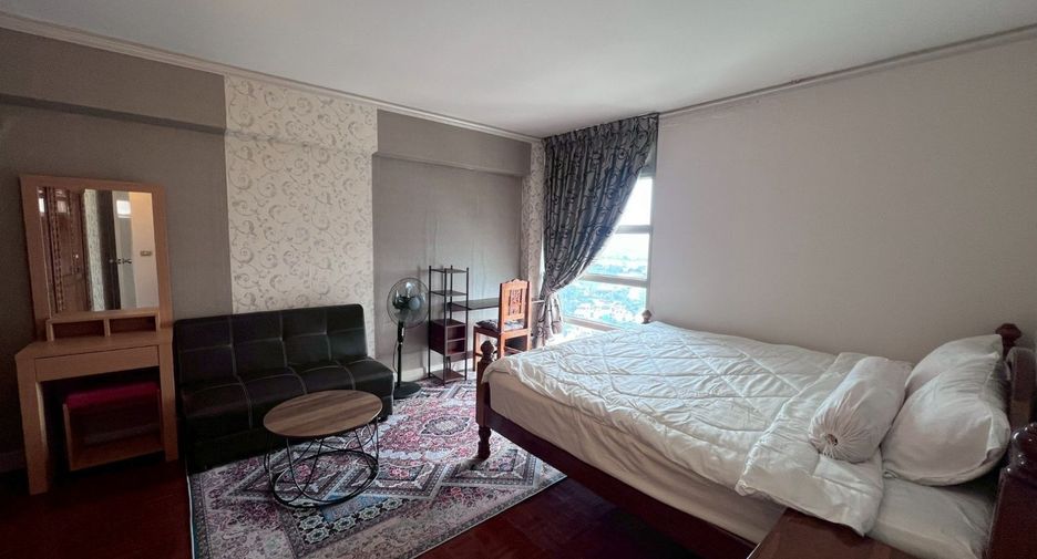 For rent 3 bedrooms condo in Pak Kret, Nonthaburi
