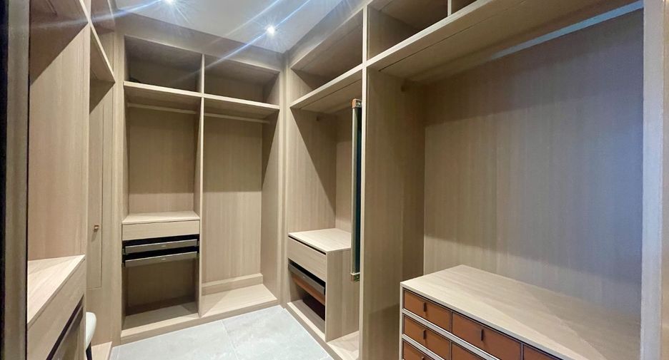 ขาย 2 ห้องนอน คอนโด ใน คลองเตย, กรุงเทพฯ