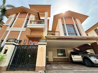 For rent 4 ベッドルーム house in Watthana, Bangkok