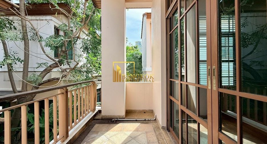 À louer 4 chambres maison à Watthana, Bangkok