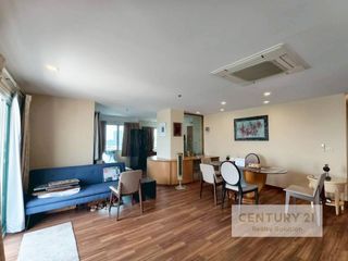 For rent 3 bedrooms condo in Yan Nawa, Bangkok