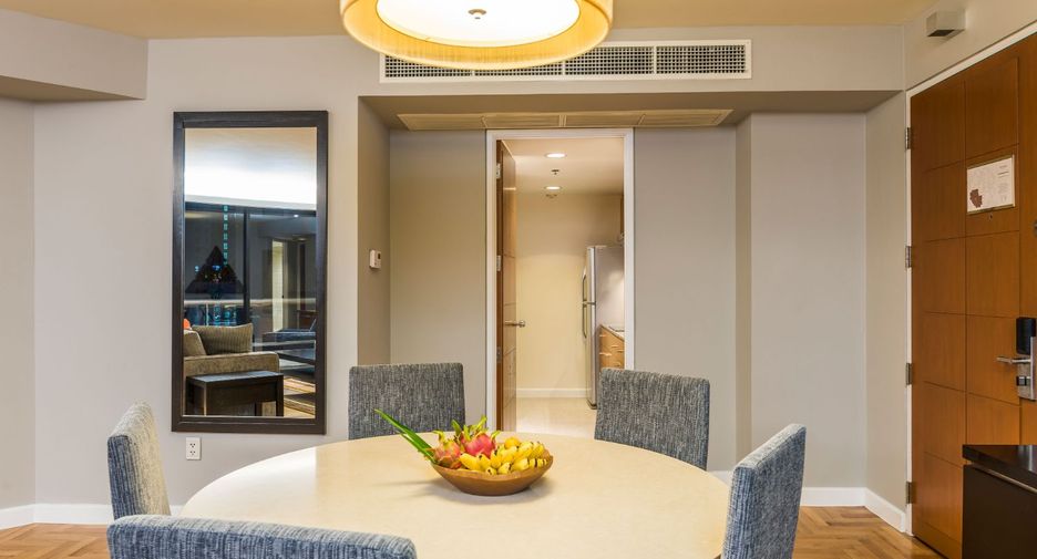 For rent 2 bedrooms condo in Yan Nawa, Bangkok