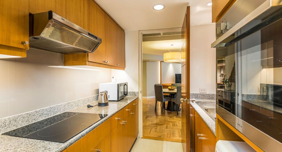 For rent 2 bedrooms condo in Yan Nawa, Bangkok