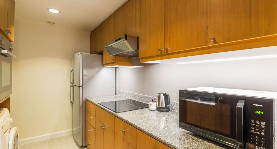 For rent 2 bedrooms condo in Yan Nawa, Bangkok