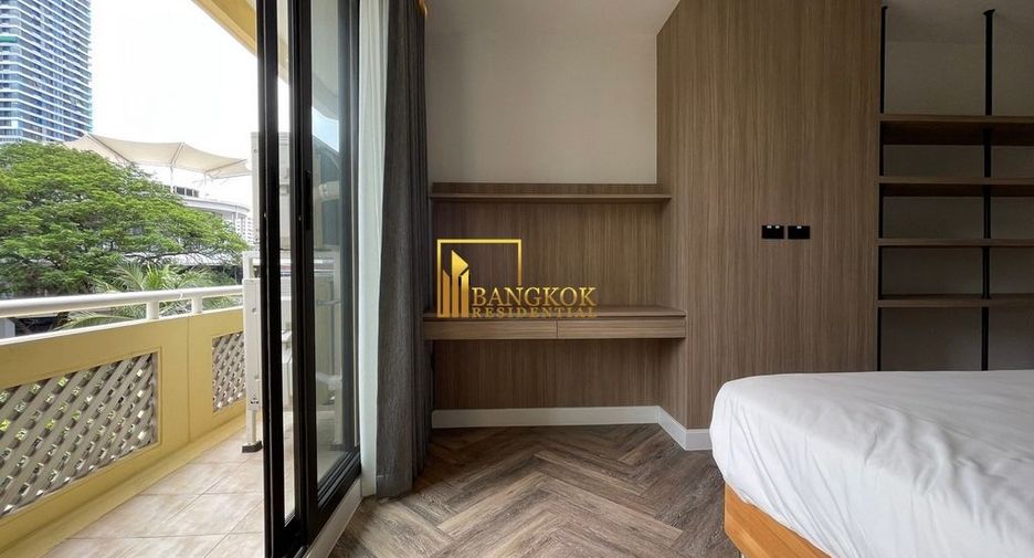 For rent 3 bedrooms apartment in Watthana, Bangkok