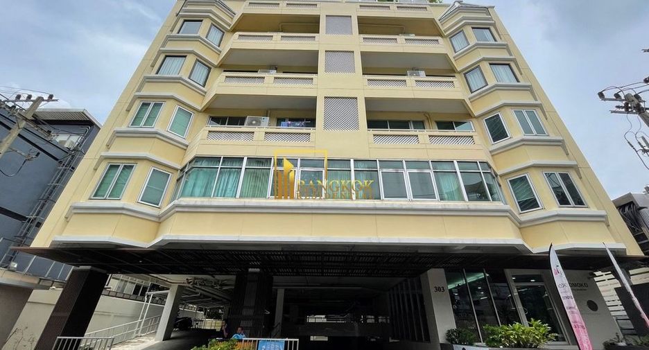 For rent 3 bedrooms apartment in Watthana, Bangkok