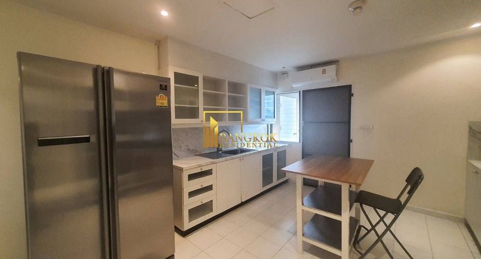 Apartamento en alquiler de 3 habitaciones en Khlong Toei, Bangkok