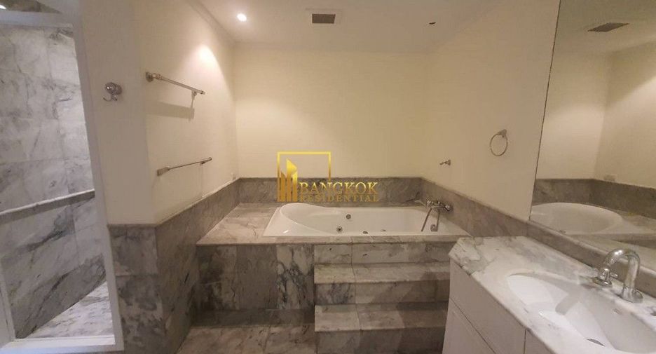 Apartamento en alquiler de 3 habitaciones en Khlong Toei, Bangkok