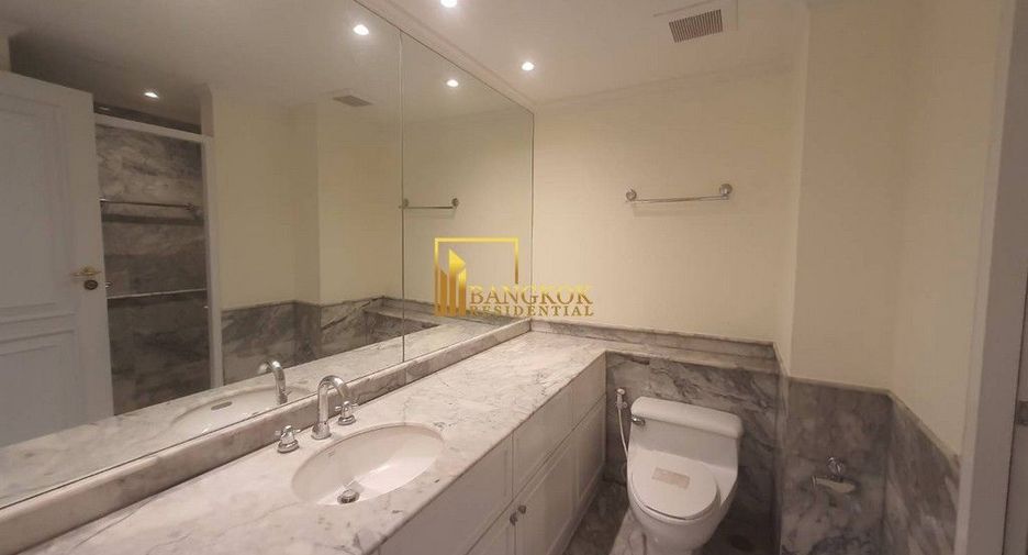 Apartamento en alquiler de 3 habitaciones en Khlong Toei, Bangkok