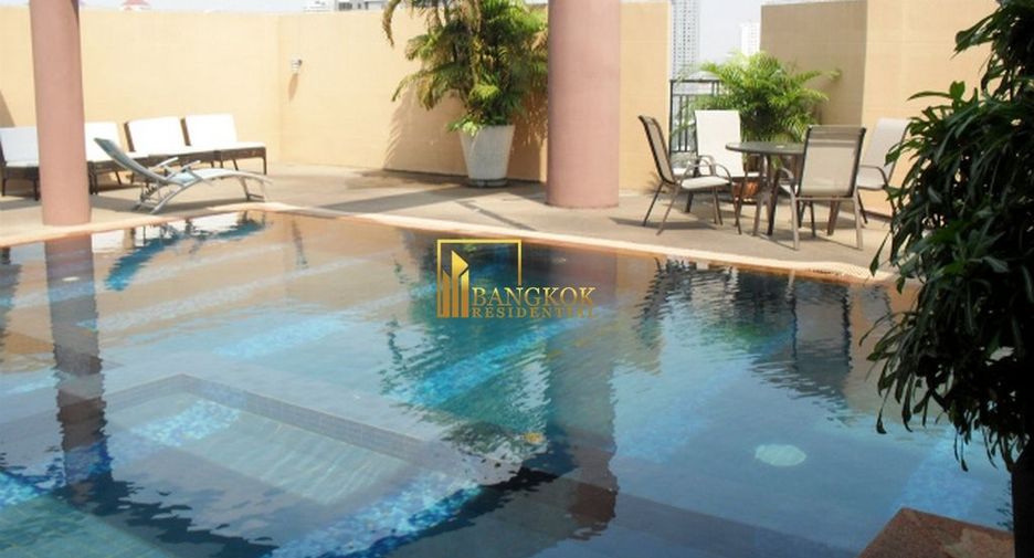 Apartamento en alquiler de 3 habitaciones en Khlong Toei, Bangkok