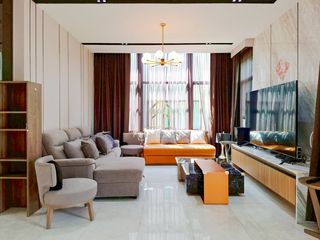 À louer et à vendre 5 chambres maison à Saphan Sung, Bangkok