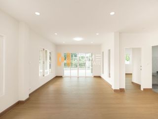 For sale 4 bedrooms house in Lat Krabang, Bangkok