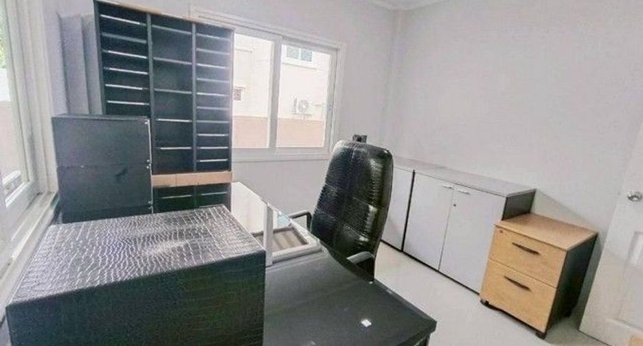 For rent 4 bedrooms house in Bang Bua Thong, Nonthaburi