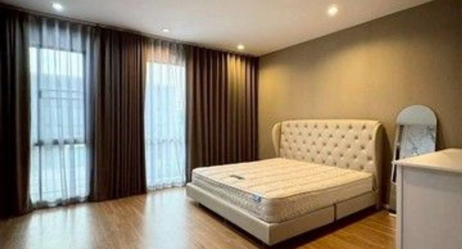 For rent 3 bedrooms house in Khan Na Yao, Bangkok