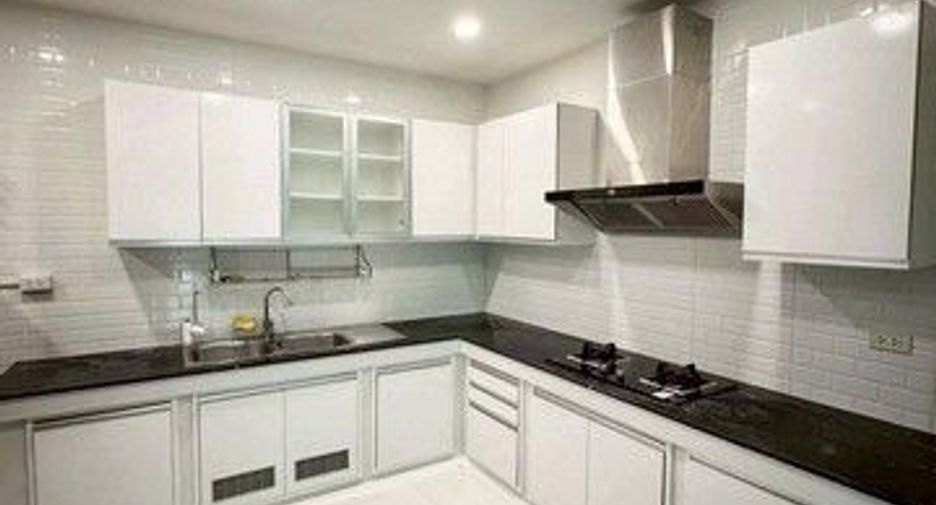 For rent 3 bedrooms house in Khan Na Yao, Bangkok