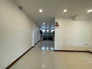 Reihenhaus zur Miete mit 3 Zimmer in Lak Si, Bangkok