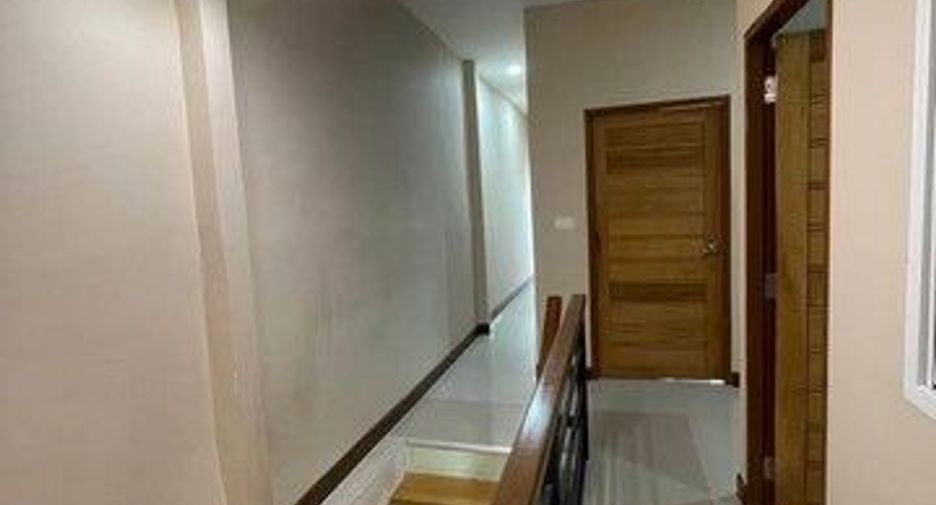 Аренда 3 спальни таунхаус в Лак Си, Бангкок