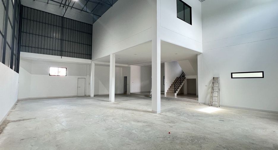 For sale 3 bedrooms warehouse in Lam Luk Ka, Pathum Thani