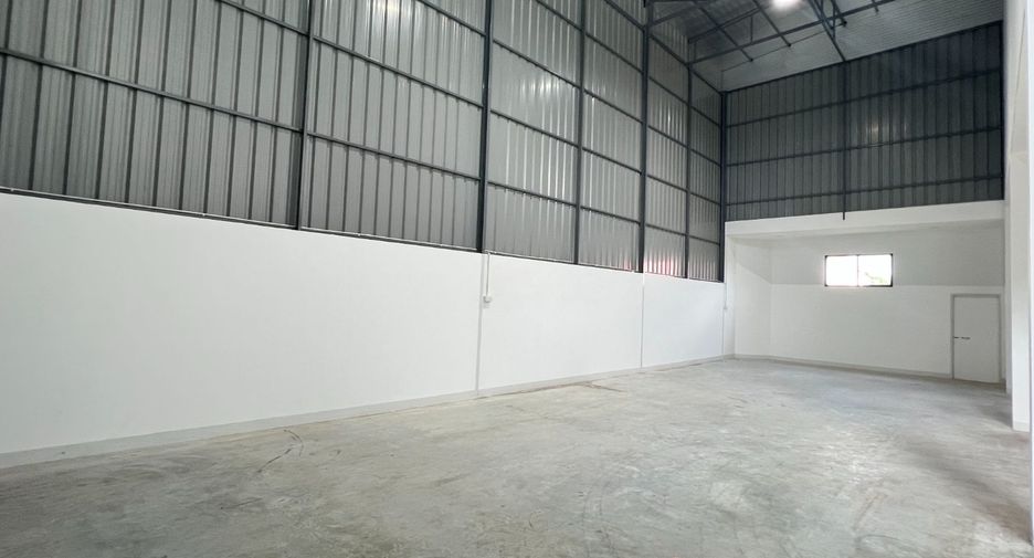 For sale 3 bedrooms warehouse in Lam Luk Ka, Pathum Thani