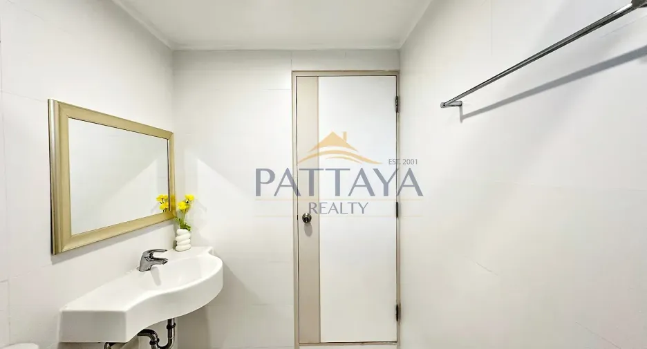 For rent and for sale 1 bed condo 