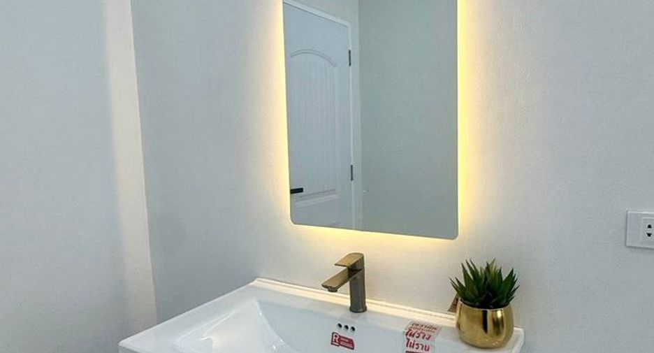 Haus zum Kauf mit 3 Zimmer in Bang Lamung, Chonburi