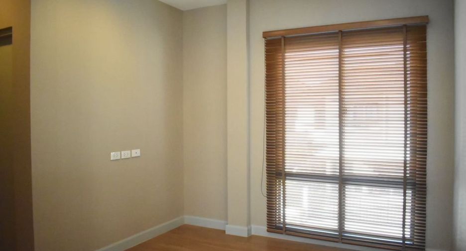 For sale 3 bedrooms house in Saphan Sung, Bangkok