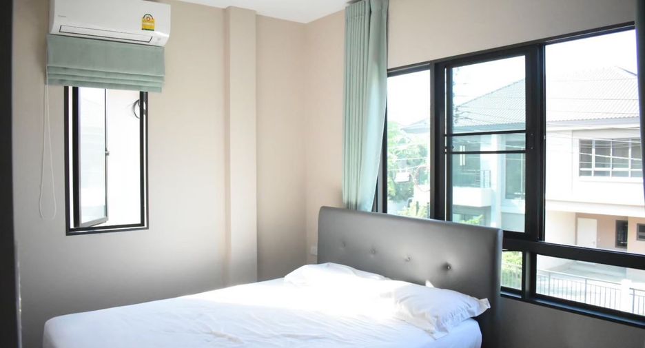 For sale 3 bedrooms house in Saphan Sung, Bangkok