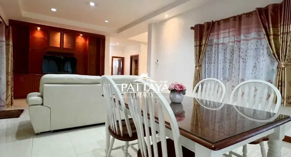 For rent and for sale 3 bedrooms house in Bang Lamung, Chonburi