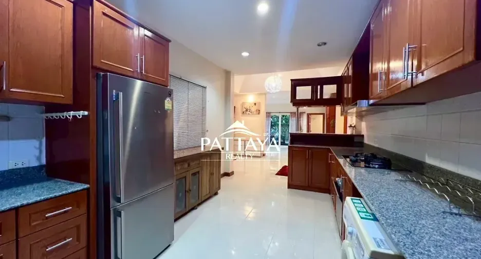 For rent and for sale 3 bedrooms house in Bang Lamung, Chonburi