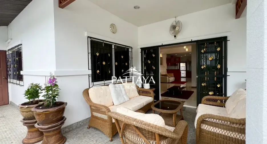 For rent and for sale 3 bedrooms house in Bang Lamung, Chonburi
