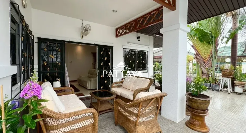 For rent and for sale 3 bedrooms house in Bang Lamung, Chonburi