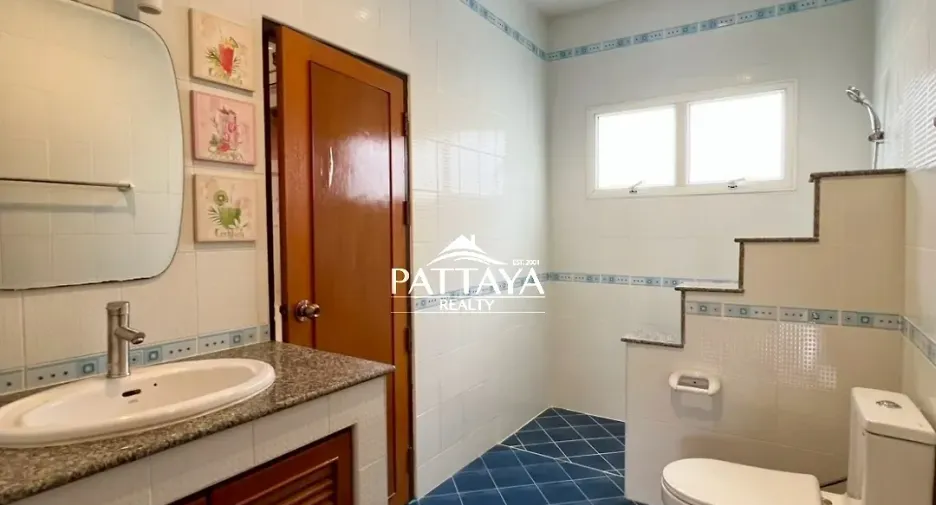 For rent and for sale 3 bedrooms house in Bang Lamung, Chonburi