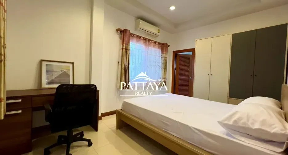 For rent and for sale 3 bedrooms house in Bang Lamung, Chonburi