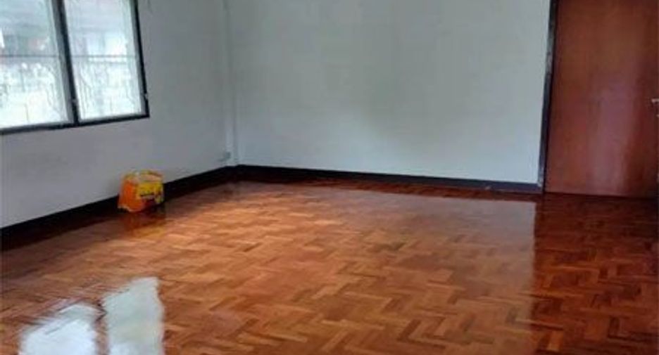 Haus zum Kauf mit 3 Zimmer in Saraphi, Chiang Mai