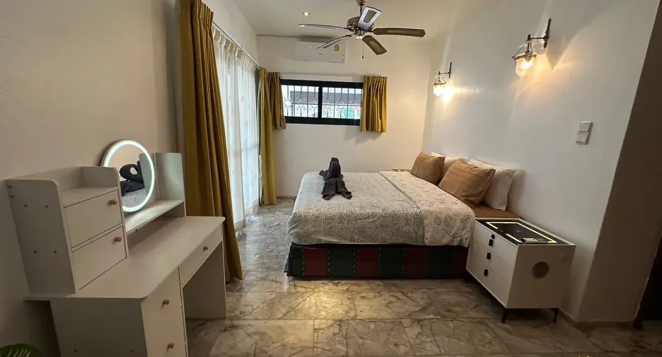 À louer 3 chambres maison à Bang Lamung, Chonburi