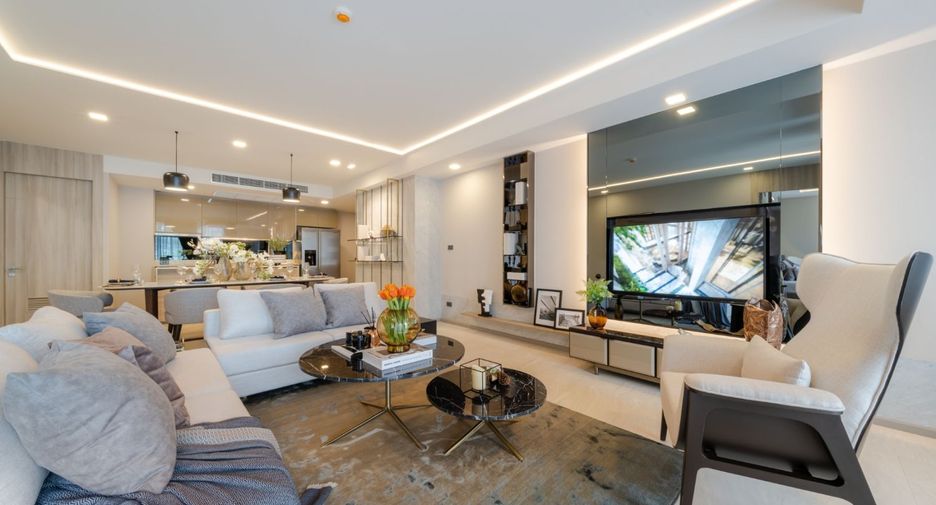 Condo en alquiler de 3 habitaciones en Watthana, Bangkok